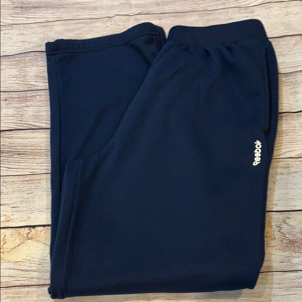 Men’s Reebok heavyweight sweat pants Navy, size small.